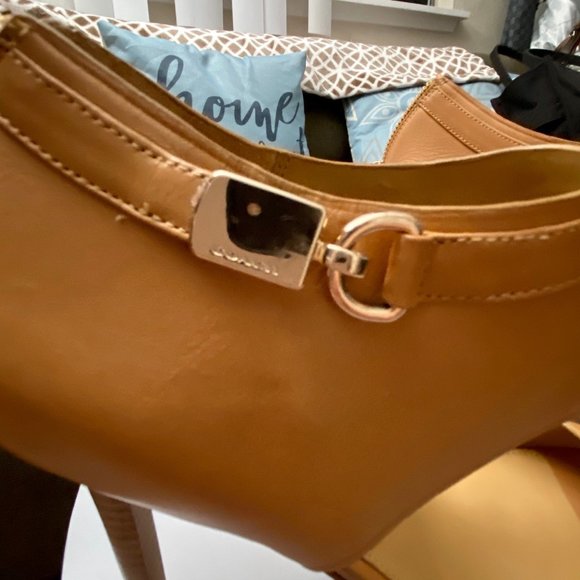 Sandals with heels - Picture 2 of 5